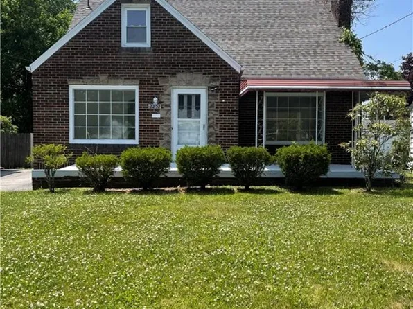 2252 Goleta Ave, Youngstown, OH 44504