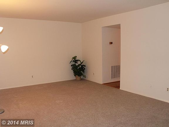 3rd image of 11409 Commonwealth Dr APT T4