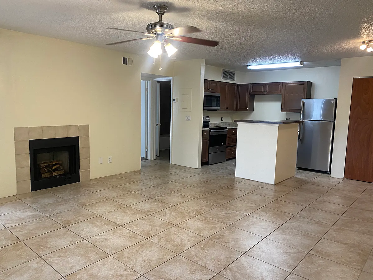 Building Photo - 351 Lone Hill Dr #102