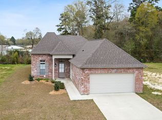 10353 Fountain Ln, Denham Springs, LA 70726