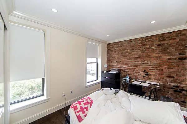 Rented by Voro New York | media 30