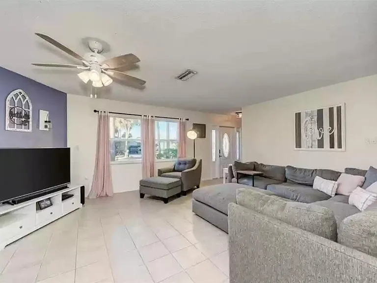 210 Lake Shore Dr — Photo 7