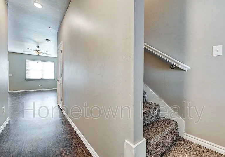 788 SW 13th St — Photo 5