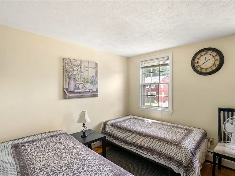 42 Rockland Ave — Photo 18