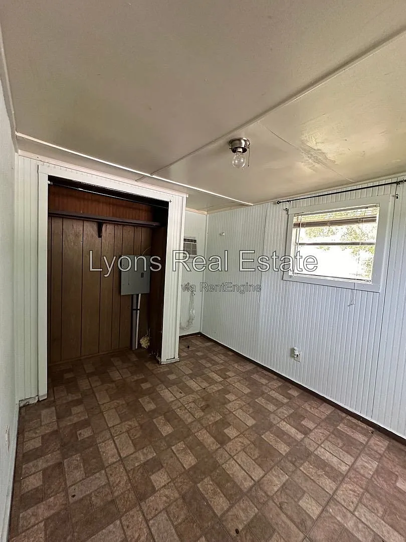 2 bed, 1.0 bath, $800 — Photo 4