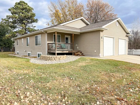 974 Broken Bow Trl, Brookings, SD 57006