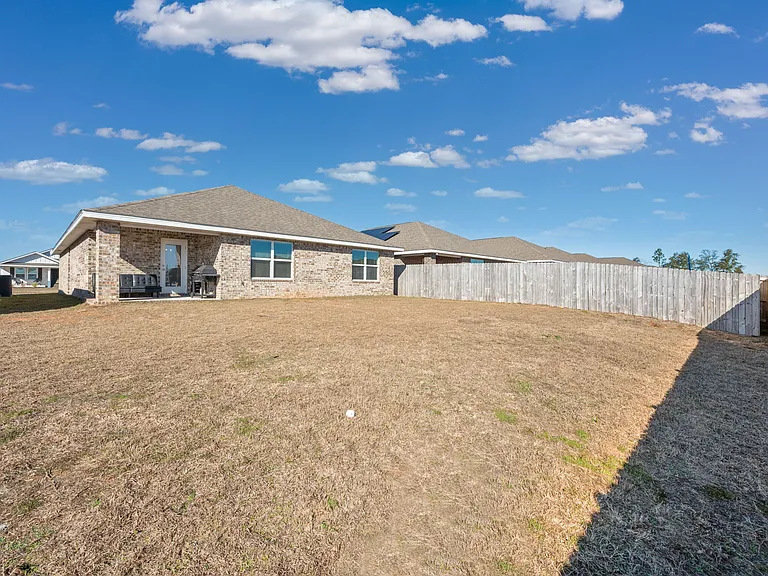 4735 Airmen Dr — Photo 33