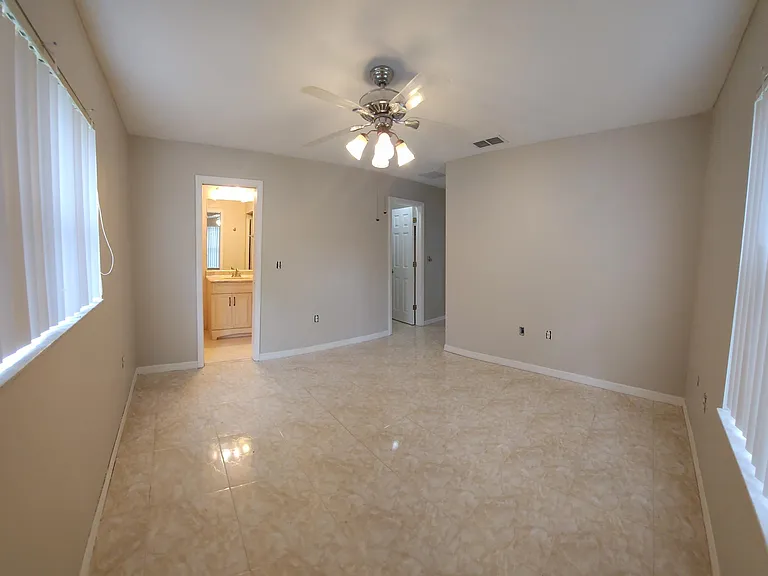 603 Powell St — Photo 20