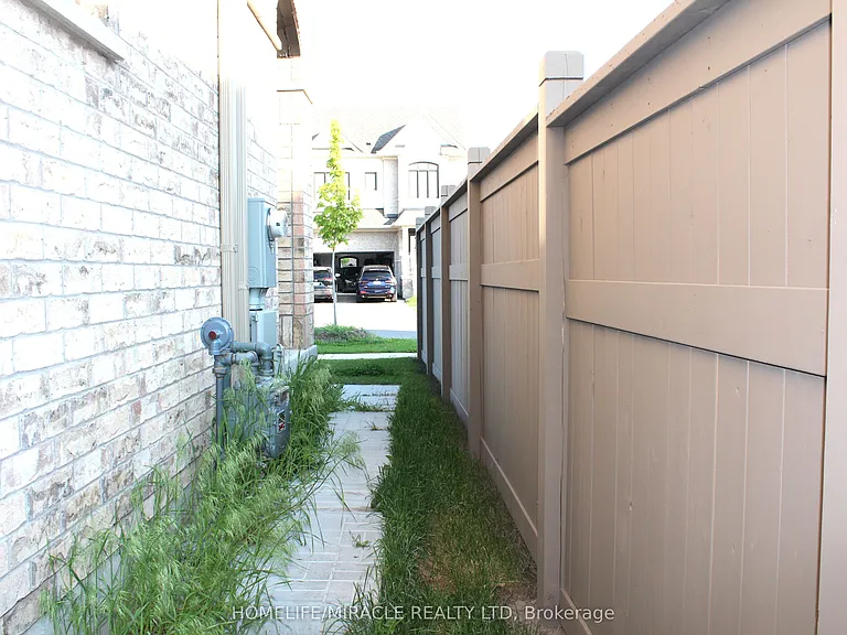 35 Merrimac Dr — Photo 29