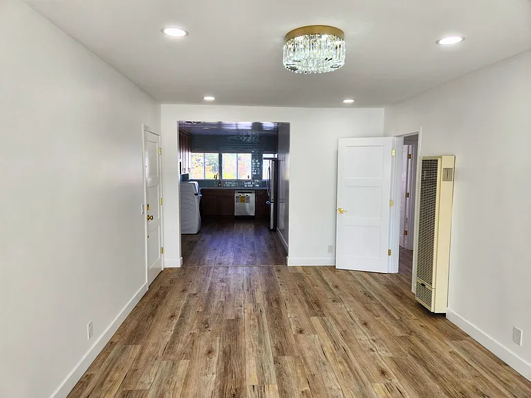 1802 Ocean Park Blvd — Photo 9