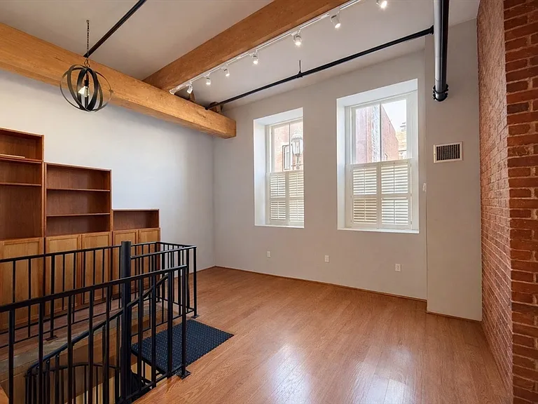 172 Middle St #108 — Photo 1