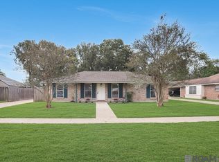 40209 La Rochelle Rd, Prairieville, LA 70769