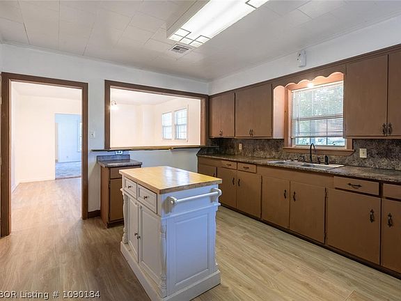 2nd image of 1901 S South St #X