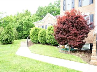 50 W Blakeley Dr, Charles Town, WV 25414
