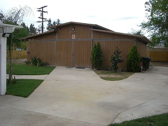 4th image of 15600 Pinto Way