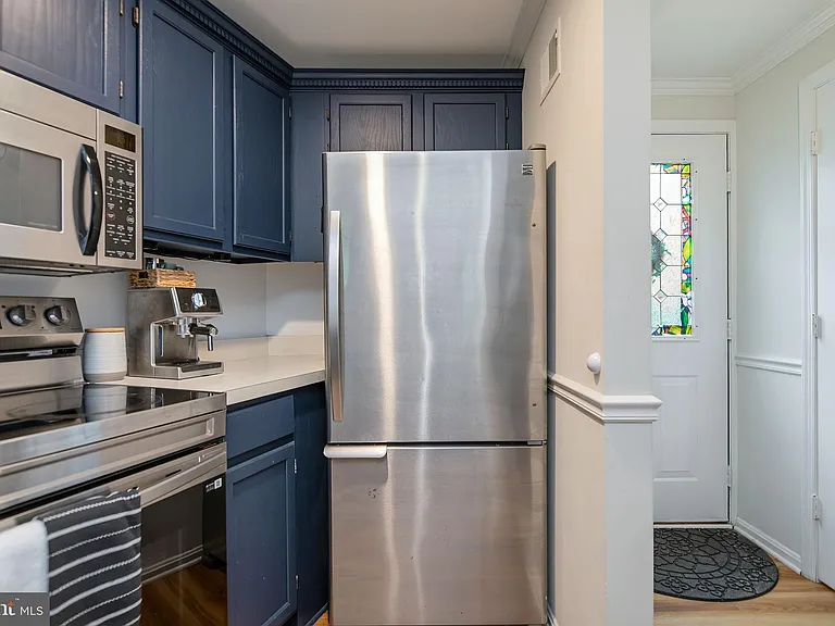7317 Castleberg Ct — Photo 5