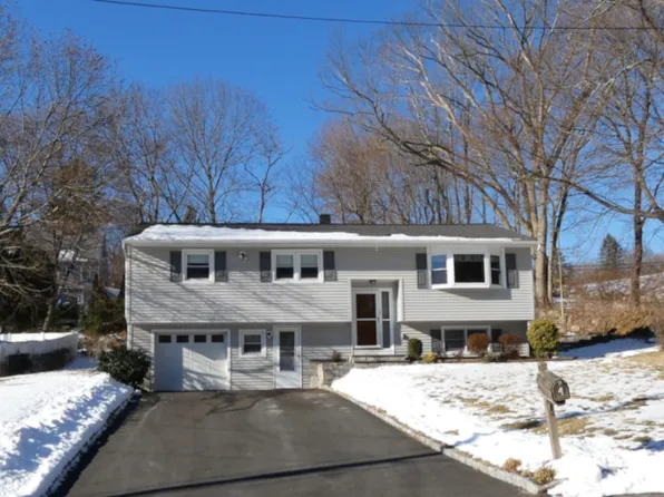 4 Ford Lane, Danbury, CT 06811