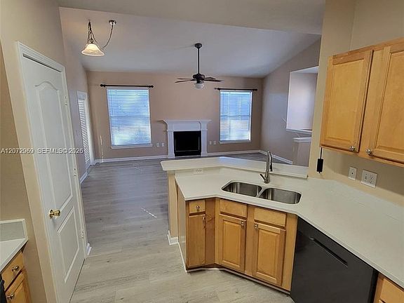 5th image of 17962 Villa Creek Dr Unit 17962