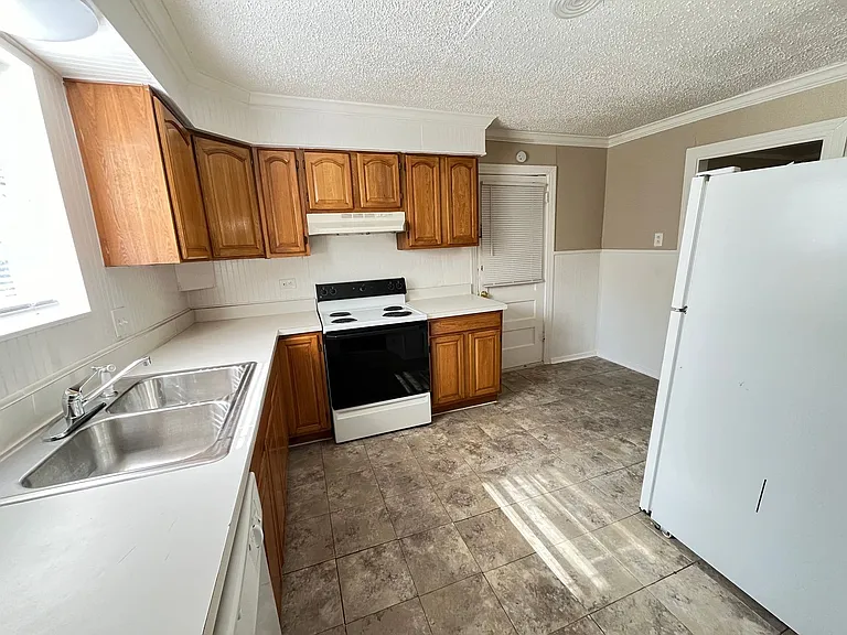 800 Audra Ln — Photo 31