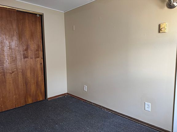4th image of 102 Colton St APT 3