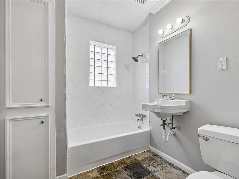 3618 Garrott St Apartments — Photo 9