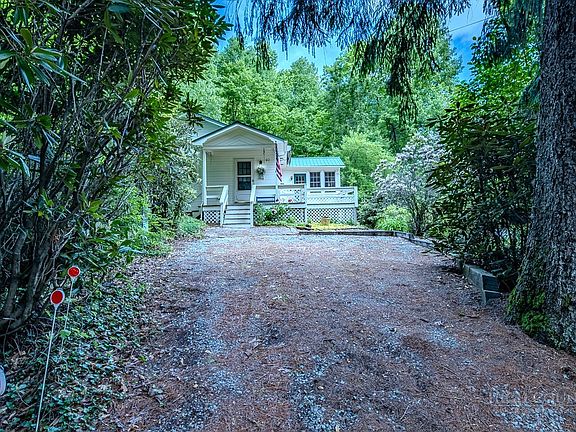 3rd image of 40 Spring Brook Road