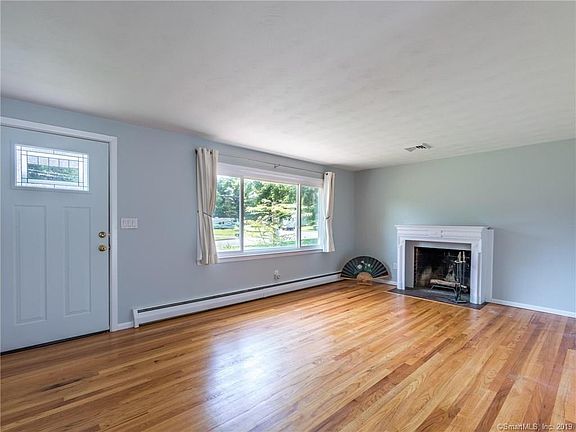 2nd image of 115 Hilton Dr