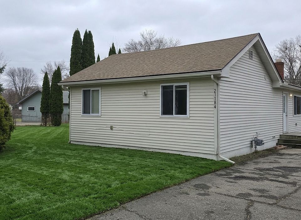 1st image of 21184 Cass St