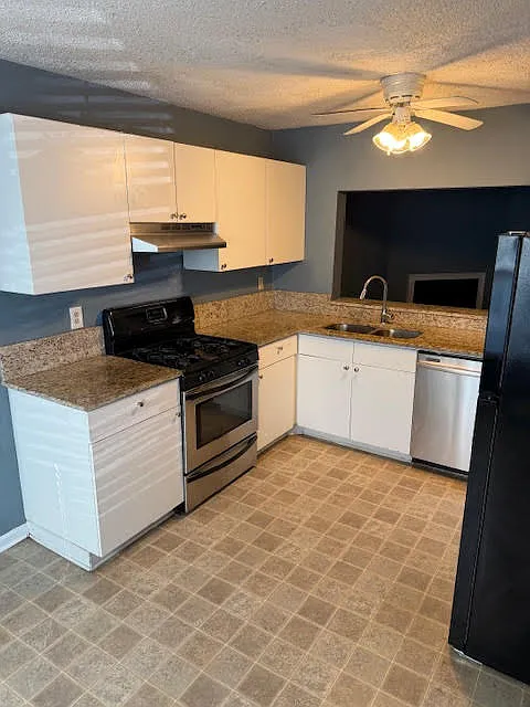2 bed, 2.5 bath, 1100 sqft, $1,400 — Photo 3