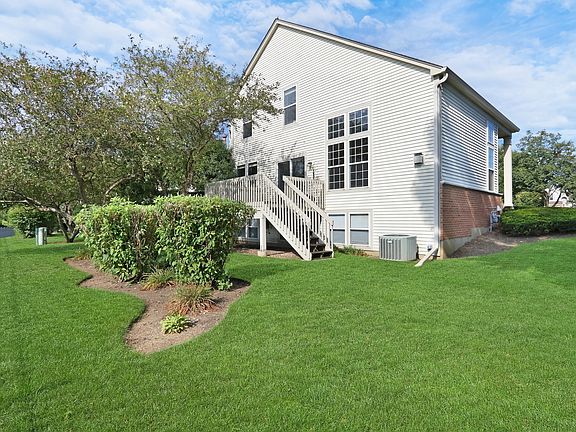 4th image of 2833 Waterfront Ave