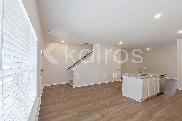 2431 Banyon Cir — Photo 7