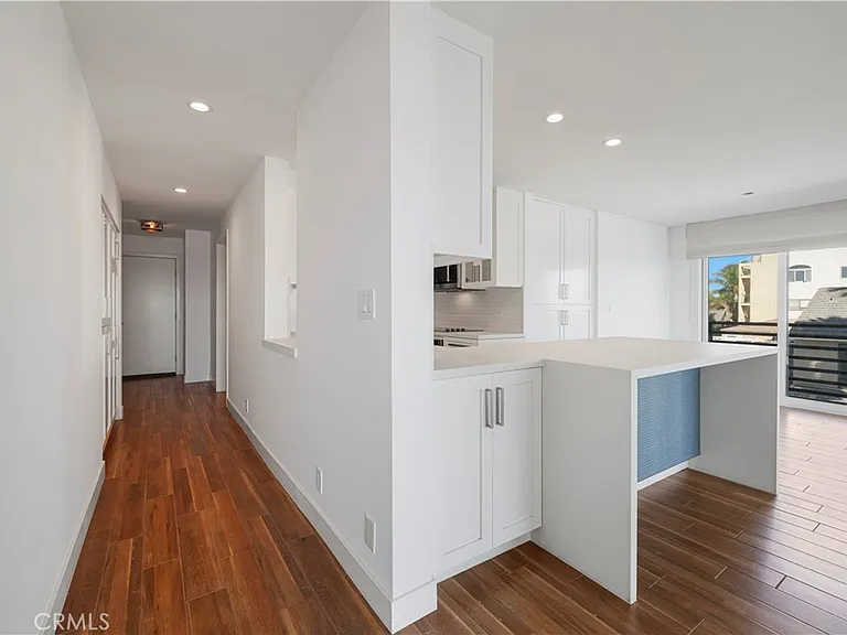 1 62nd Pl — Photo 25