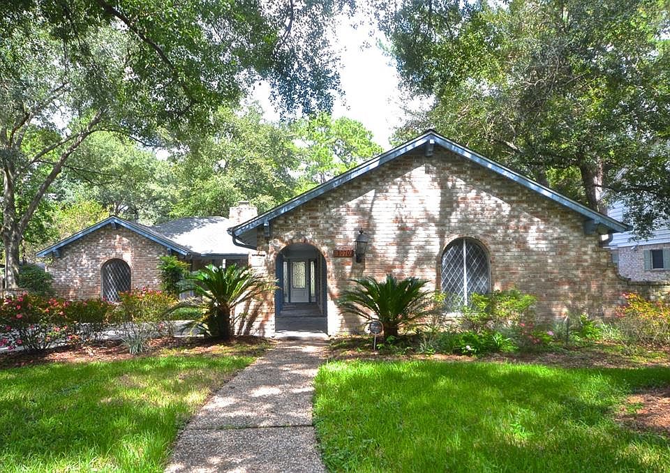 1st image of 10702 Idlebrook Dr