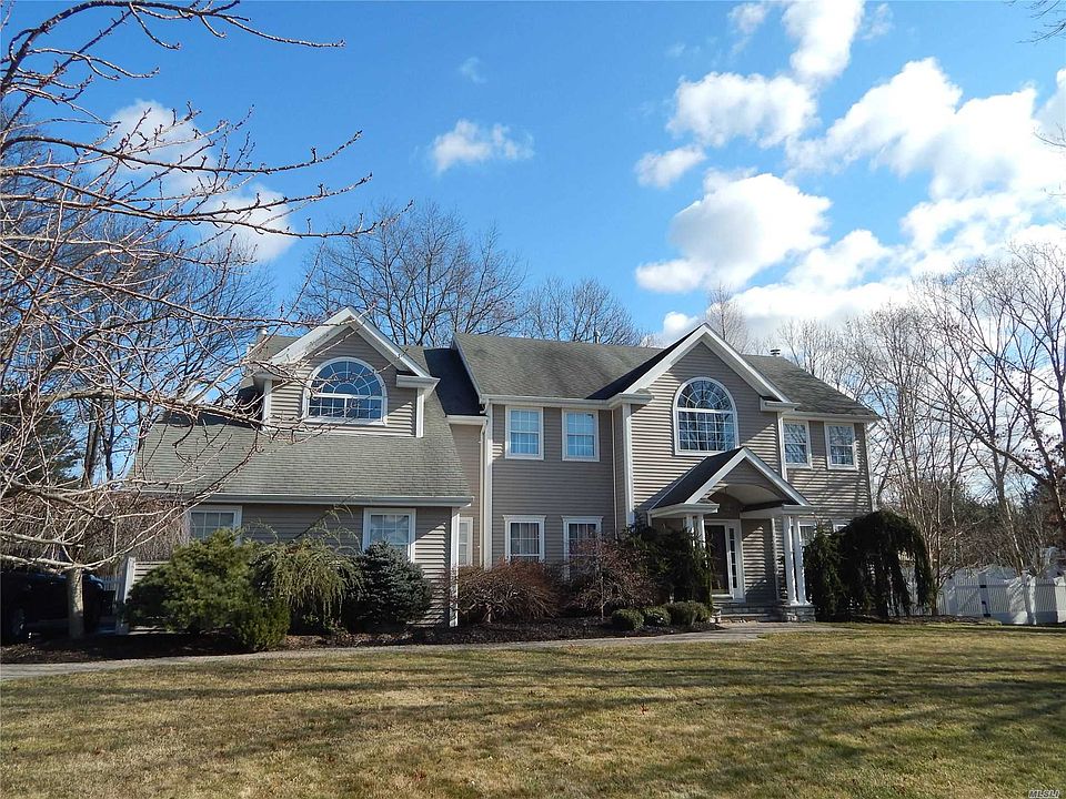 1st image of 23 Framingham Ln