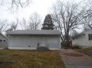 141 Perthshire Rd, Saint Louis, MO 63137