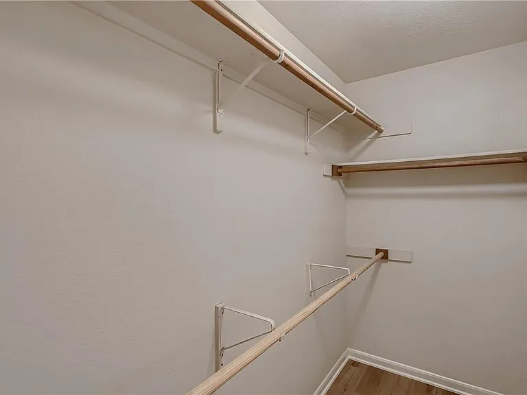 102 Osage Ct — Photo 23