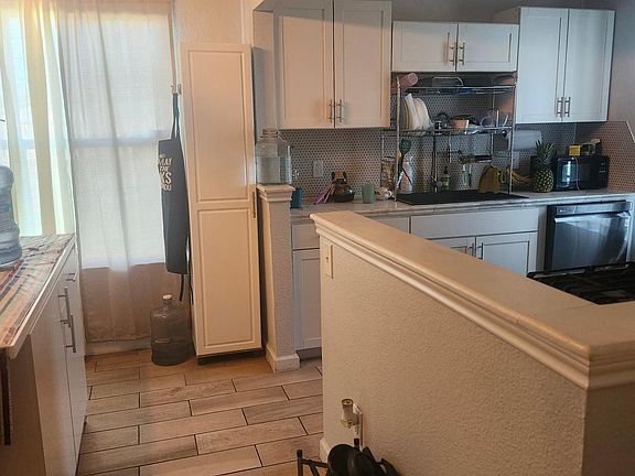 2nd image of 2607 Tracey Cir