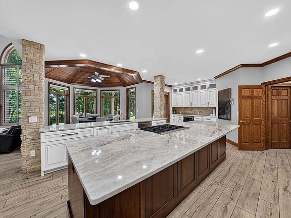 5th image of 205 Greenfield Dr
