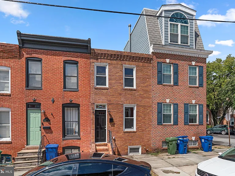 112 E Randall St — Photo 3