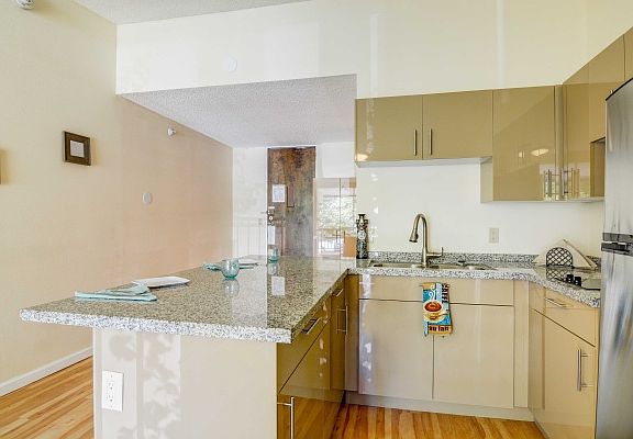 4th image of 810 Eubank Blvd NE #252