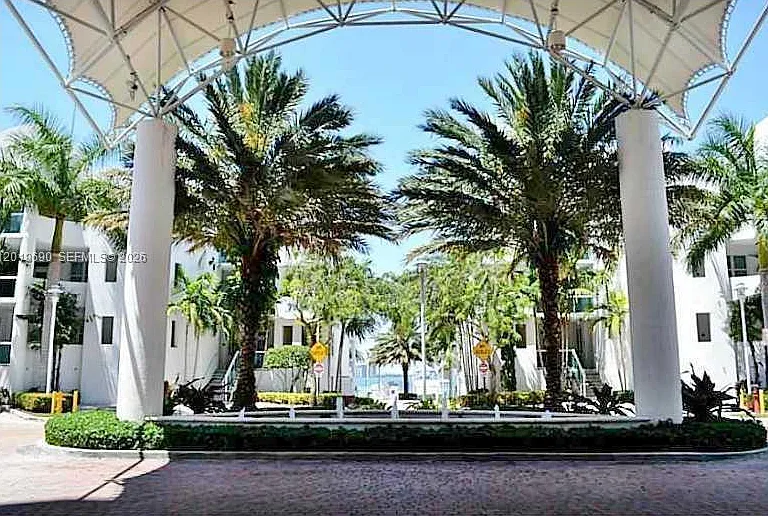 7900 Harbor Island Dr #1010 — Photo 2