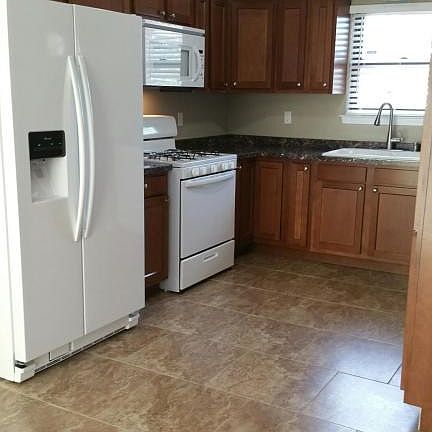 510 Ivory RD SE-Kitchen Range