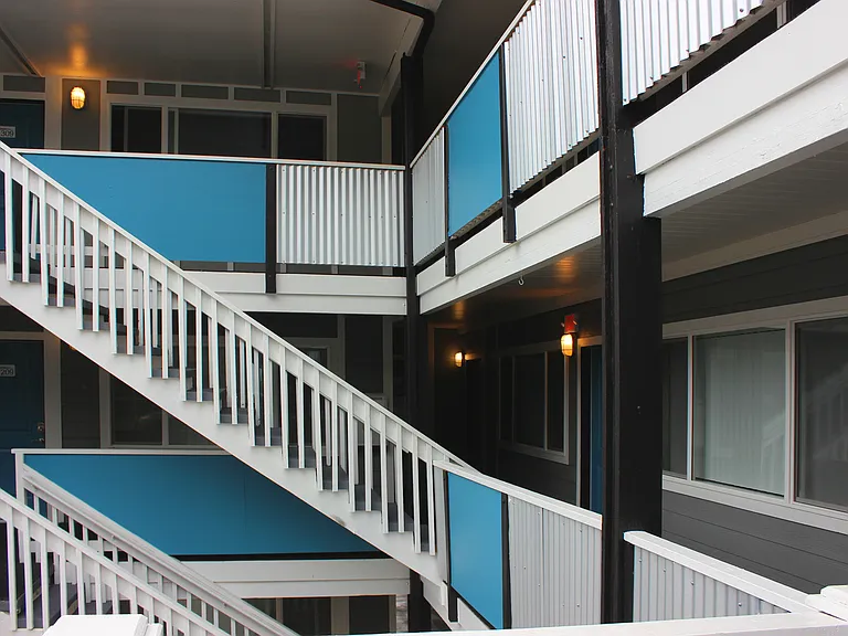 Azure Apartments — Photo 9