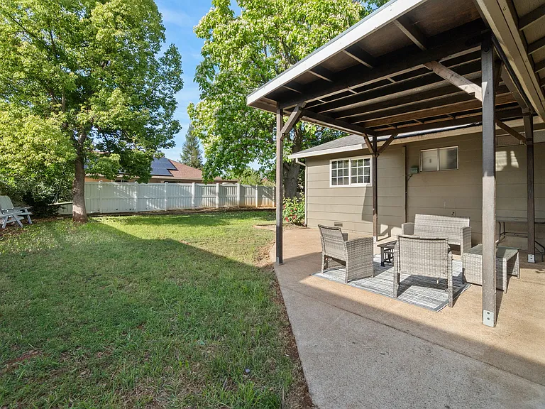 2384 Saturn Skyway — Photo 18