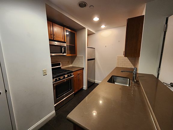 2nd image of 327 E 101st St #4DD
