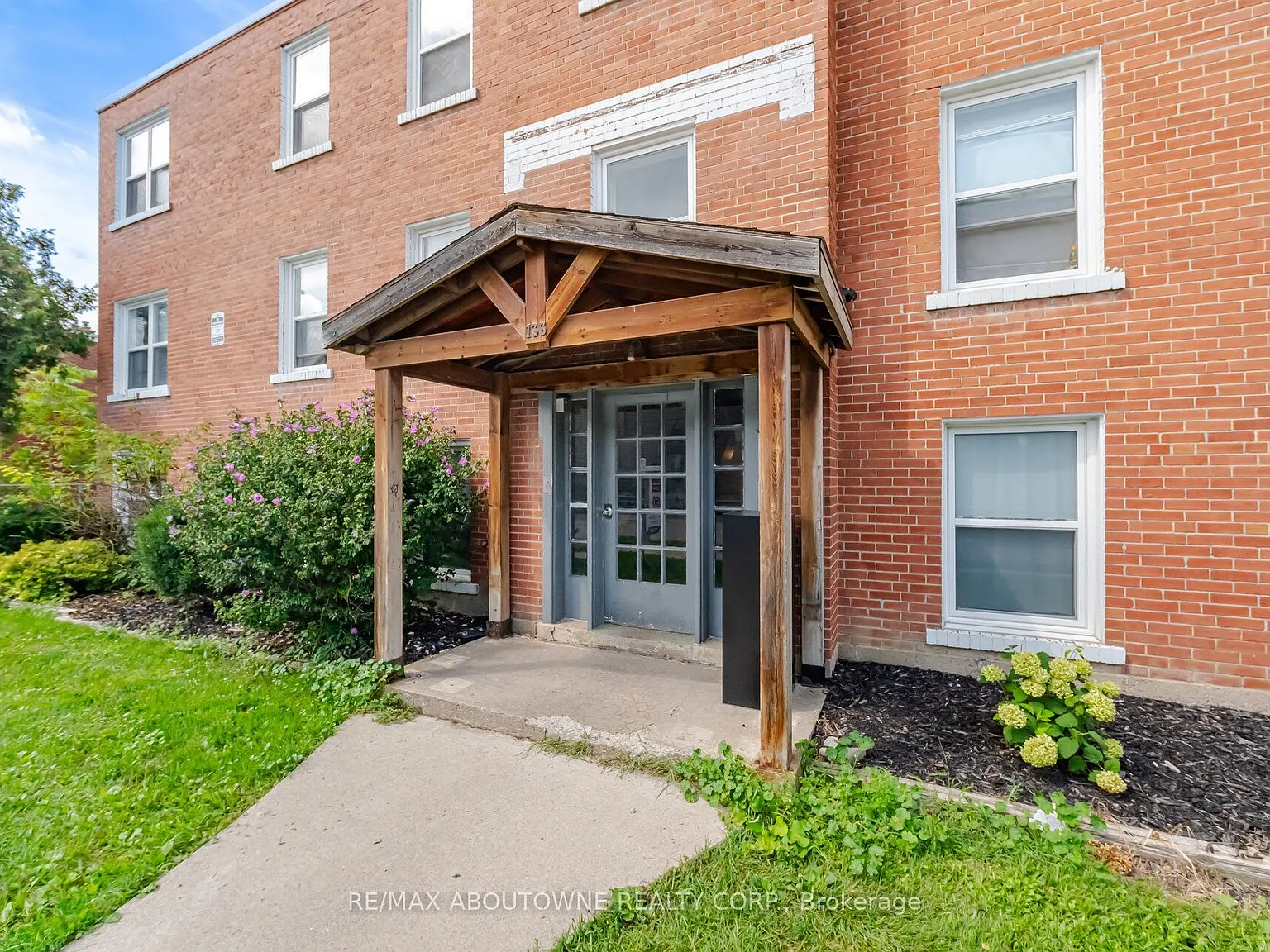 2 bed, $2,099 — Photo 3