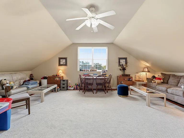 2720 Oates Dr — Photo 23