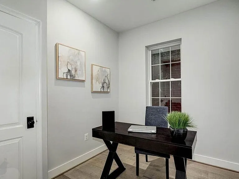 329 K St NE #1 — Photo 10