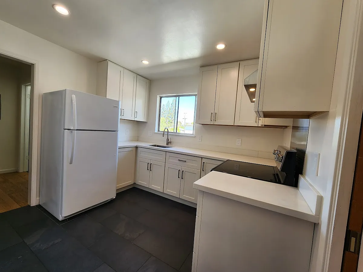 Building Photo - 959 Alice Ln #3