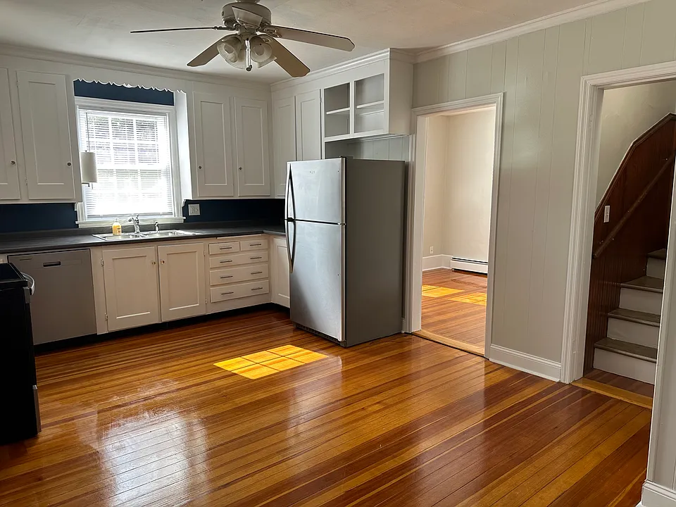 86 Central St